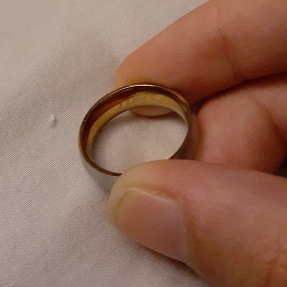 Ring - Picture 3 of 3